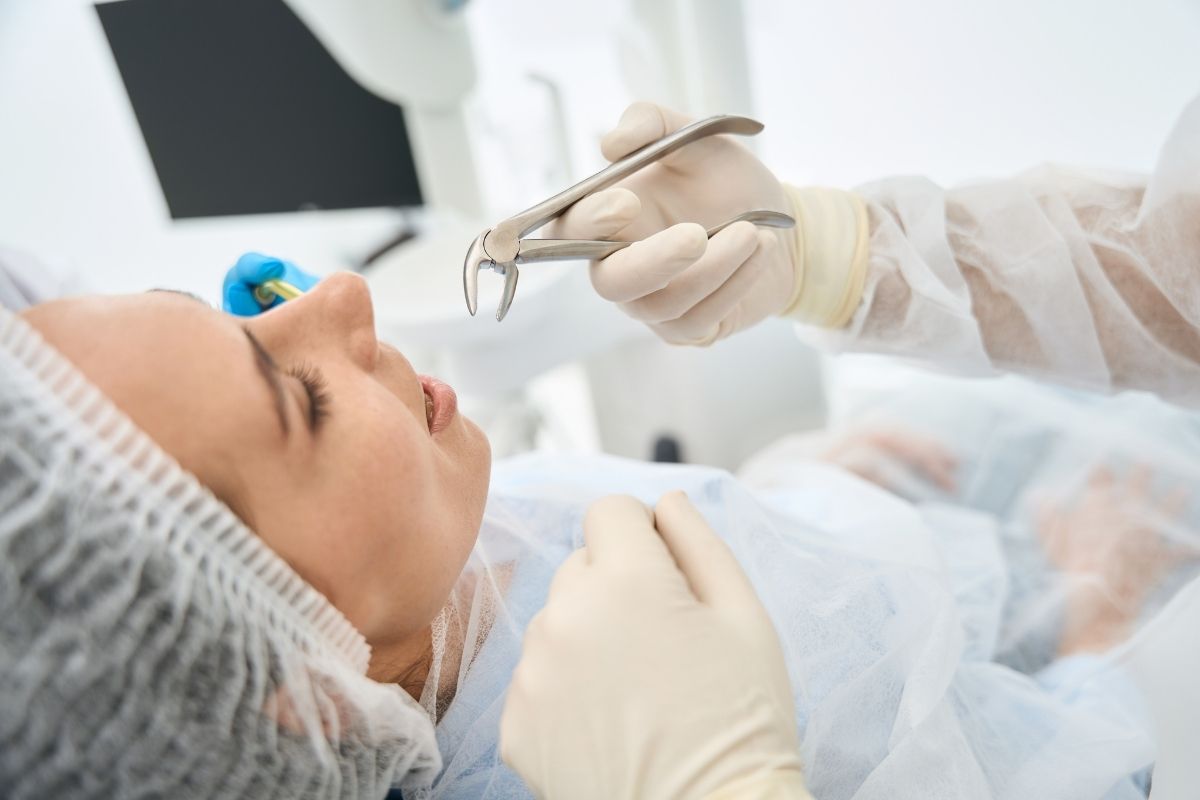 What Are the Signs of Infection After Tooth Extraction?